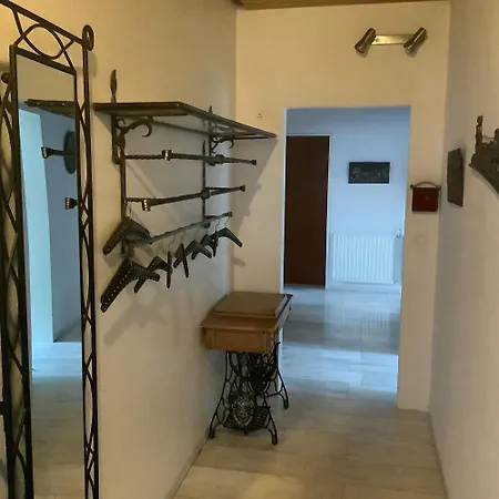 Burghof Altenbueren *